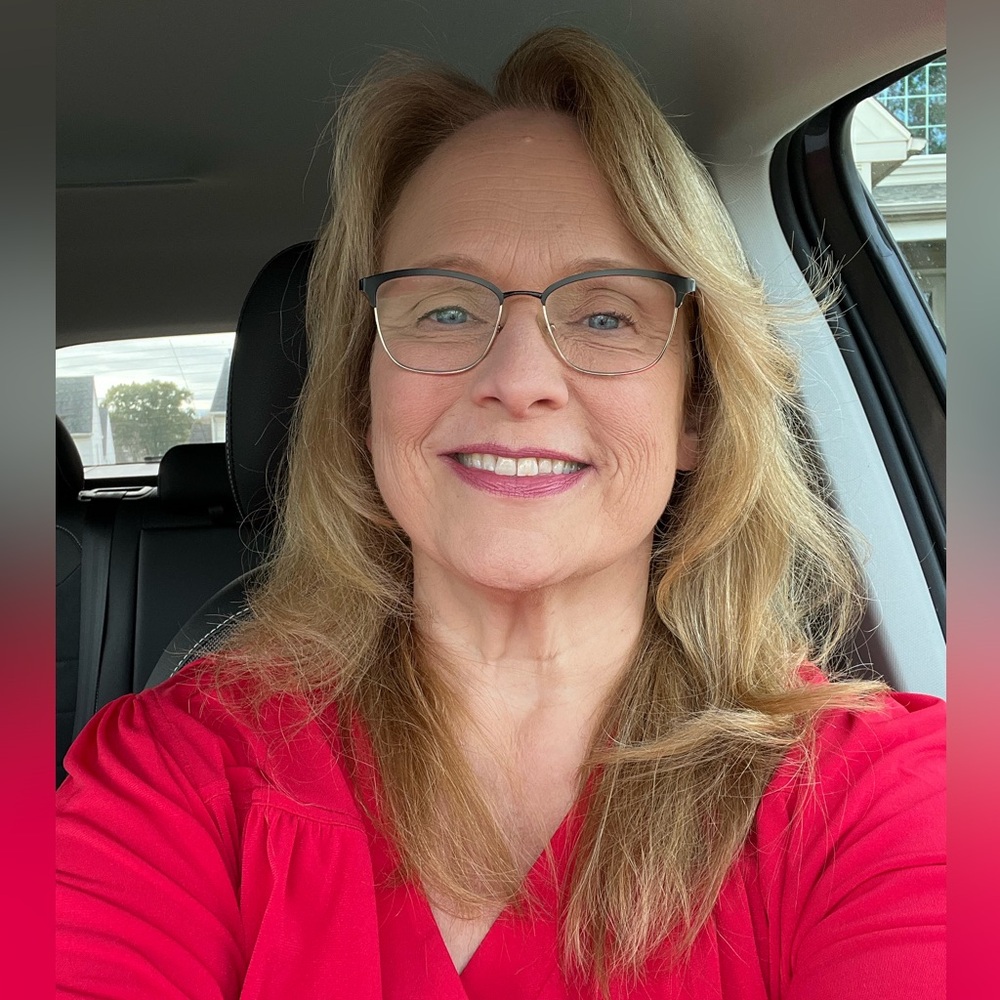 Meet your Posher, Stephanie